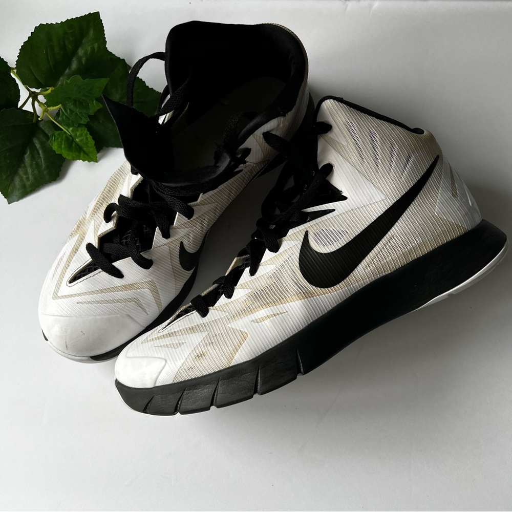 Nike Mens Lunar Hyperquickness TB basketball shoes size 9